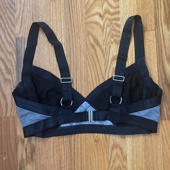 H&M swimsuit top size 12 - Picture 2 of 6